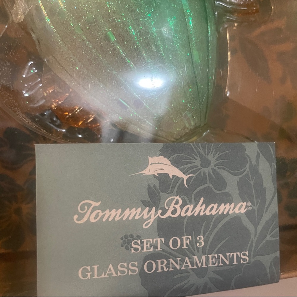 NWT Tommy Bahama Blown Glass Blue Fish Christmas Ornaments Set Of 3 In Box - Picture 5 of 6